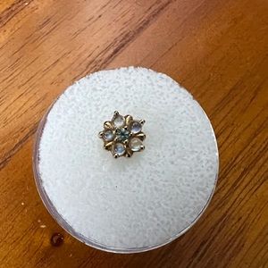 alchemy Adornment threadless 14k yellow gold Arya star